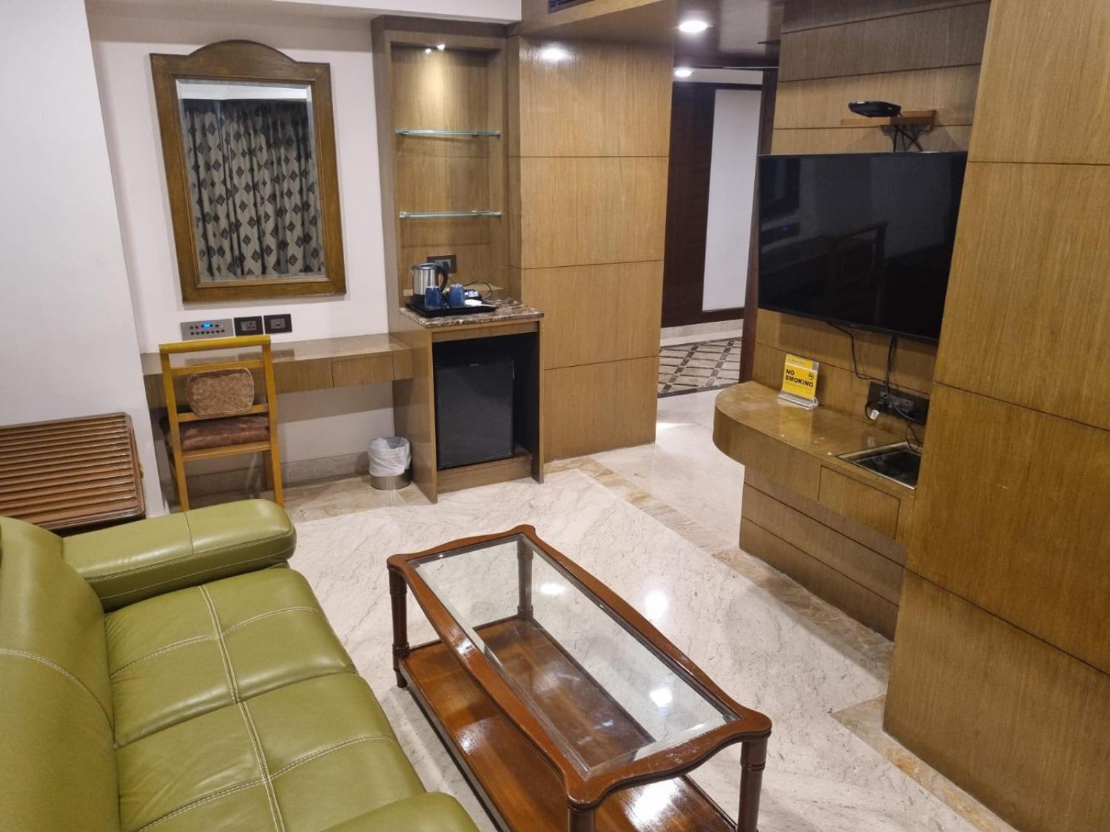 Hotel Benzz Park Chennai Ngoại thất bức ảnh