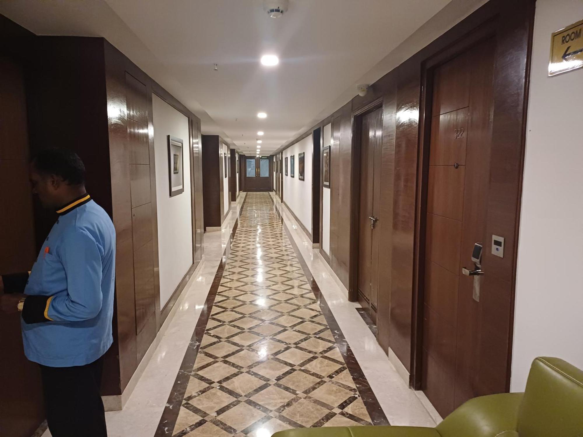 Hotel Benzz Park Chennai Ngoại thất bức ảnh