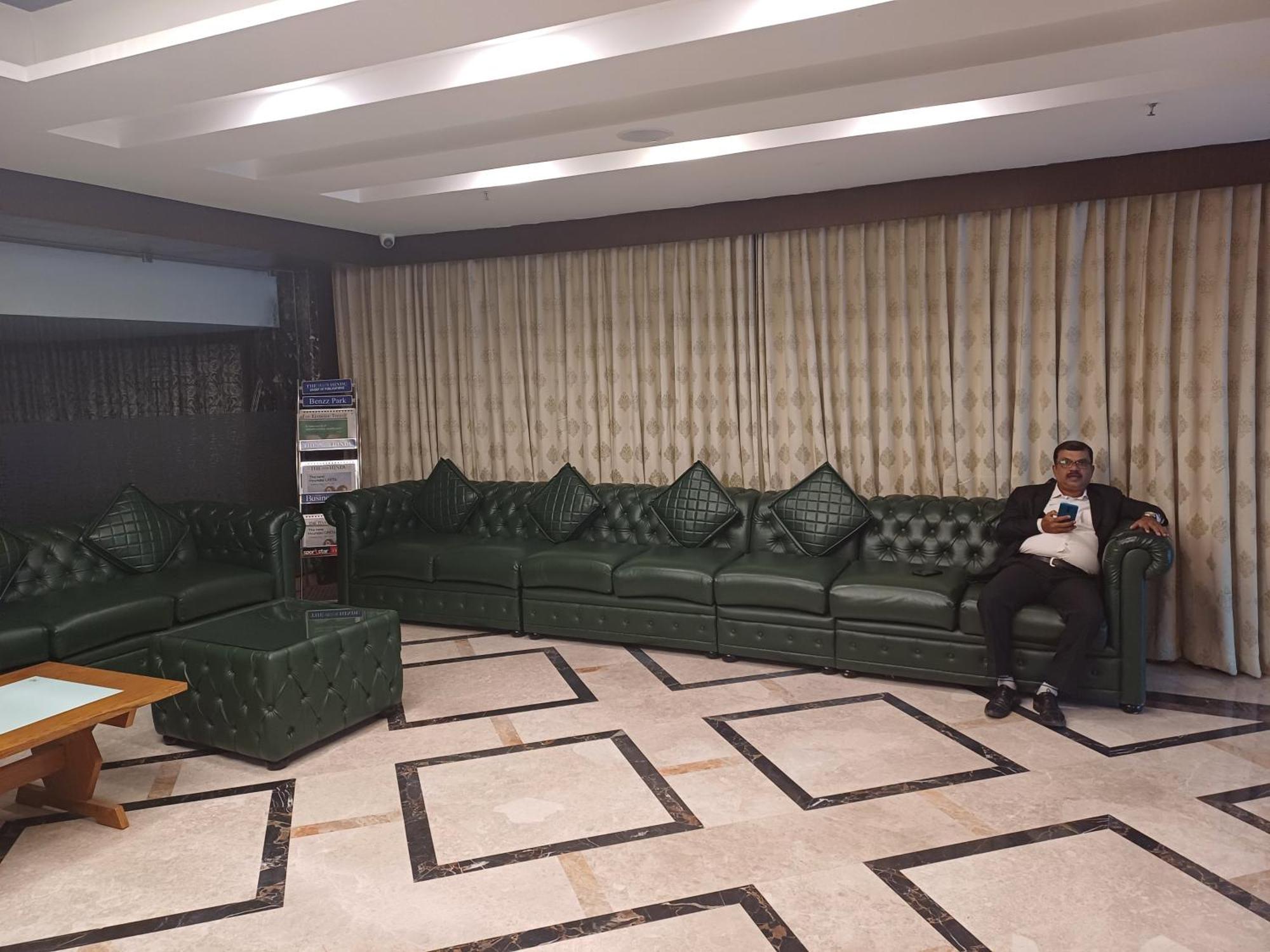 Hotel Benzz Park Chennai Ngoại thất bức ảnh