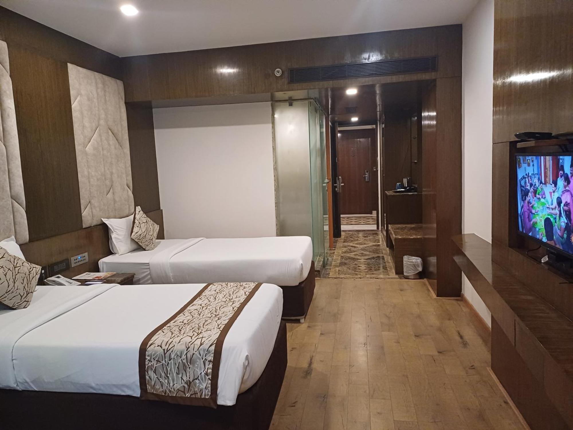 Hotel Benzz Park Chennai Ngoại thất bức ảnh