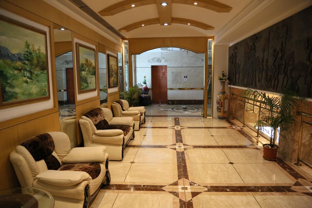 Hotel Benzz Park Chennai Ngoại thất bức ảnh