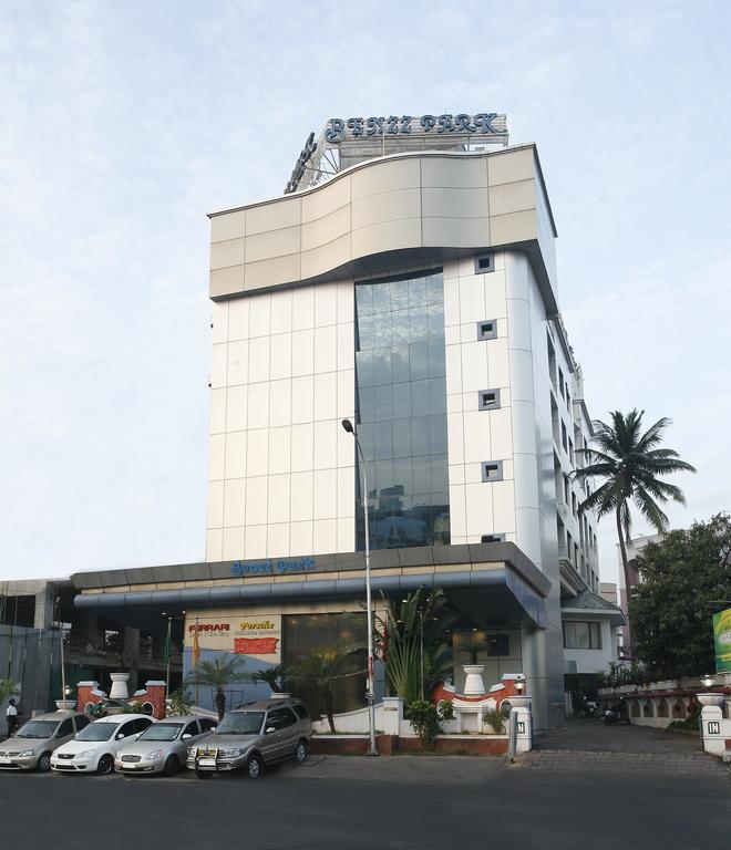 Hotel Benzz Park Chennai Ngoại thất bức ảnh