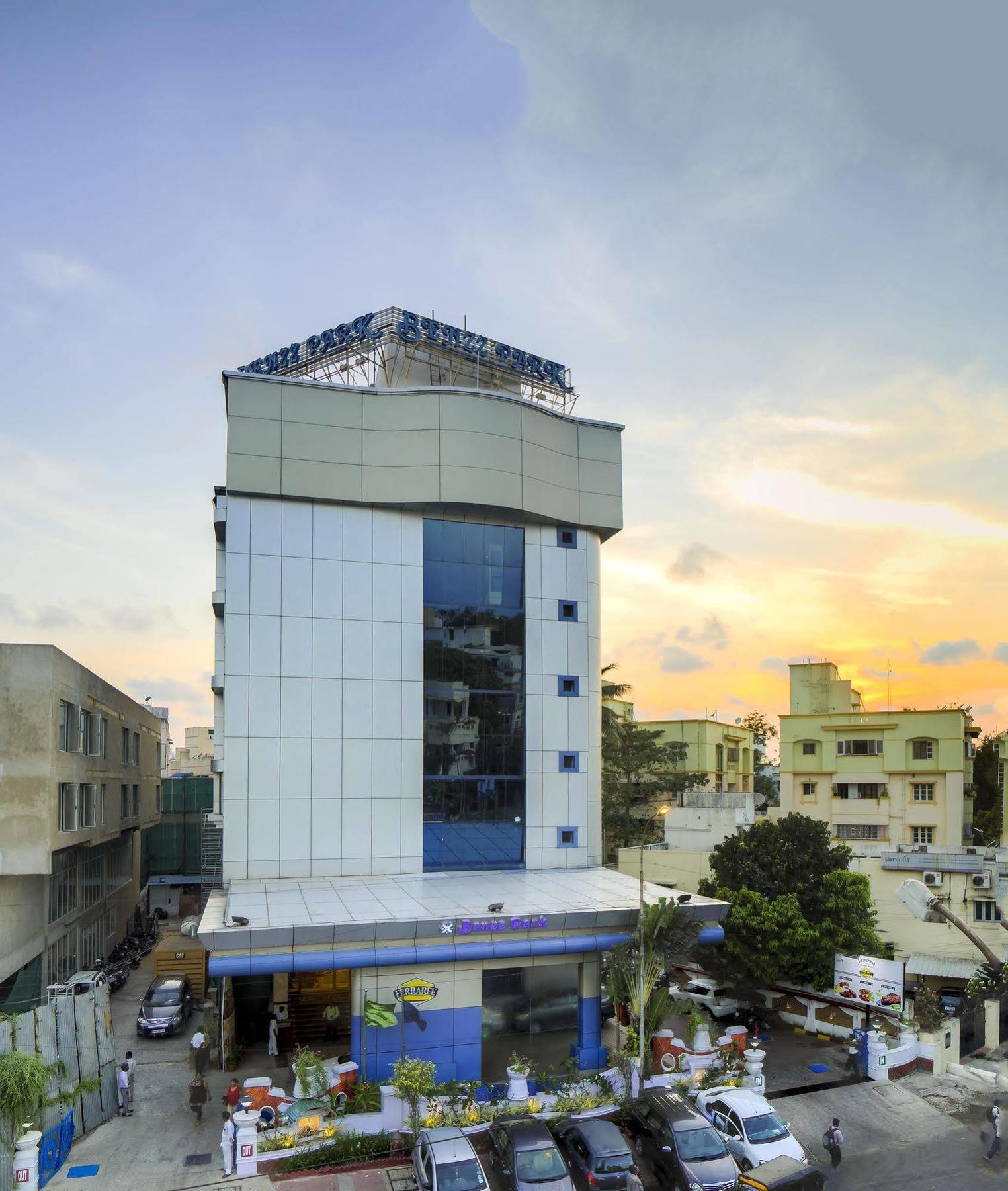 Hotel Benzz Park Chennai Ngoại thất bức ảnh