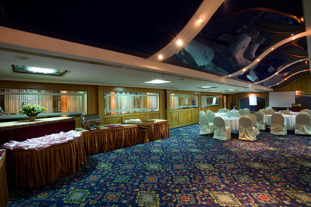 Hotel Benzz Park Chennai Ngoại thất bức ảnh